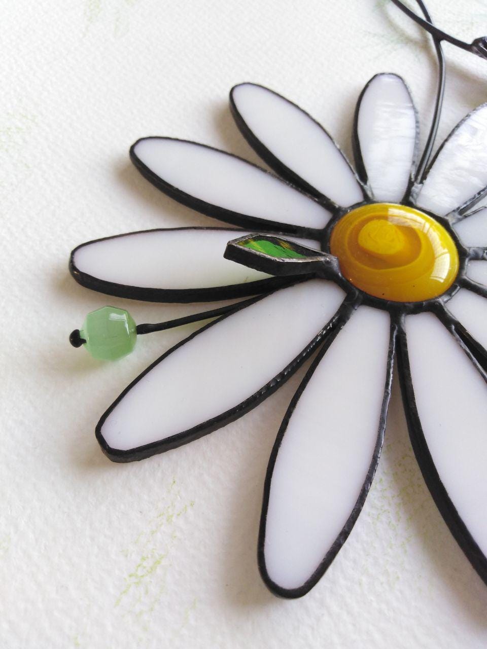 Stained Glass Daisy – Sun Catcher  Hanging Window Panel  Nature-Inspired Decor  Handmade Gift